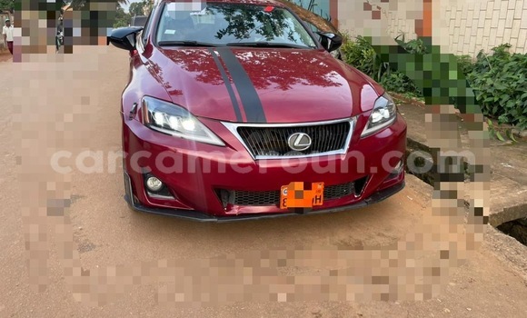 Sayi Na hannu Lexus IS Red Mota in Yaounde a Babban Kamaru