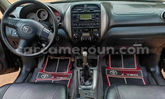 Sayi Na hannu Toyota RAV4 Black Mota in Yaounde a Babban Kamaru Sayi Na hannu Toyota RAV4 Black Mota in Yaounde a Babban Kamaru