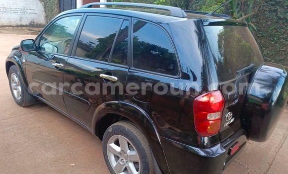 Sayi Na hannu Toyota RAV4 Black Mota in Yaounde a Babban Kamaru Sayi Na hannu Toyota RAV4 Black Mota in Yaounde a Babban Kamaru