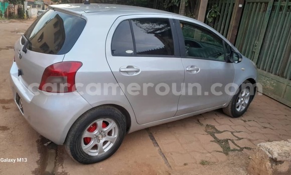 Acheter Occasion Voiture Toyota Vitz Gris à Yaoundé, Central Cameroon Acheter Occasion Voiture Toyota Vitz Gris à Yaoundé, Central Cameroon