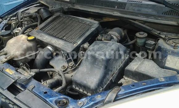 Sayi Na hannu Toyota RAV4 Blue Mota in Douala a Ƙasar Kamaru Sayi Na hannu Toyota RAV4 Blue Mota in Douala a Ƙasar Kamaru