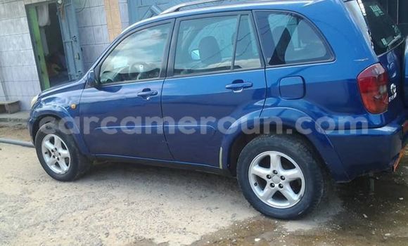 Sayi Na hannu Toyota RAV4 Blue Mota in Douala a Ƙasar Kamaru Sayi Na hannu Toyota RAV4 Blue Mota in Douala a Ƙasar Kamaru