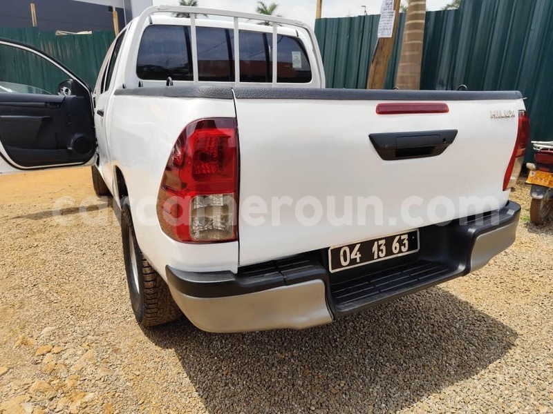 Big with watermark toyota pickup central cameroon yaounde 21468