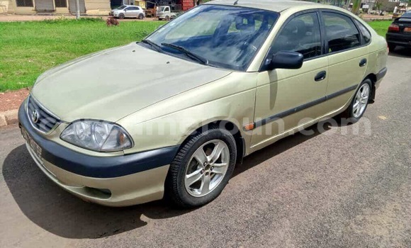 Buy Used Toyota Avensis Green Car in Yaounde in Central Cameroon
