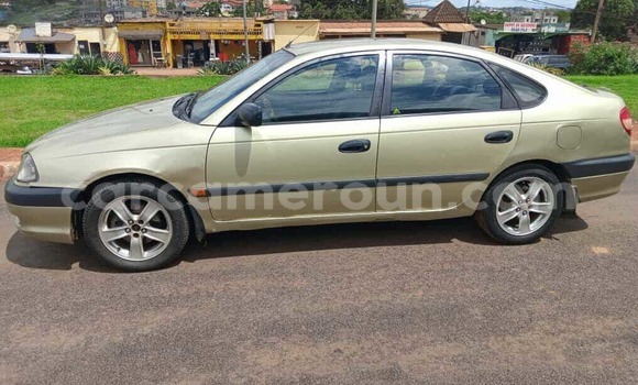 Buy Used Toyota Avensis Green Car in Yaounde in Central Cameroon Buy Used Toyota Avensis Green Car in Yaounde in Central Cameroon