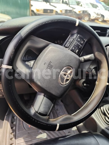 Big with watermark toyota hilux central cameroon yaounde 21475