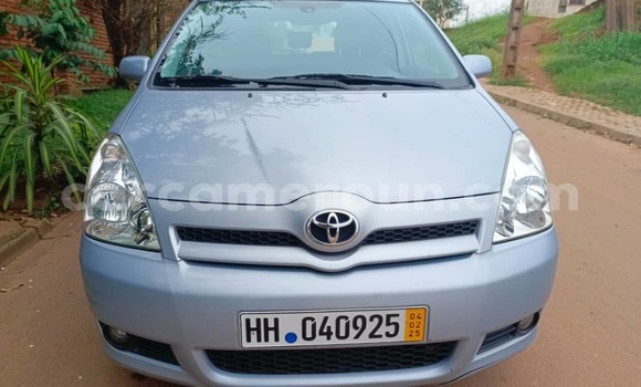 Acheter Occasion Voiture Toyota Corolla Verso Gris à Yaoundé, Central Cameroon