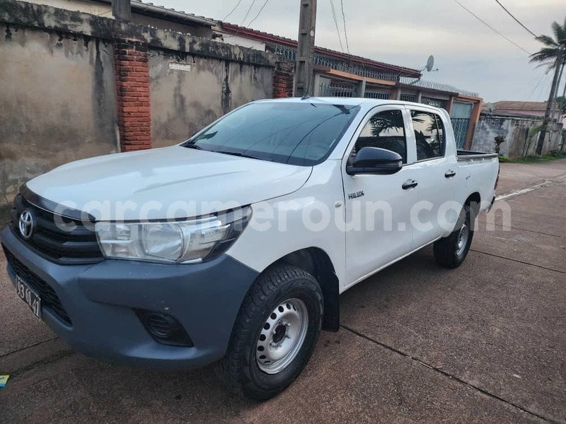 Big with watermark toyota hiluxe vigo central cameroon yaounde 21482