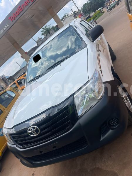 Big with watermark toyota hiluxe vigo central cameroon yaounde 21508