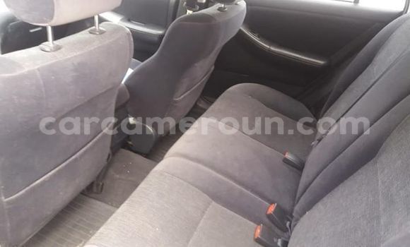 Sayi Na hannu Toyota Corolla Red Mota in Yaounde a Babban Kamaru Sayi Na hannu Toyota Corolla Red Mota in Yaounde a Babban Kamaru