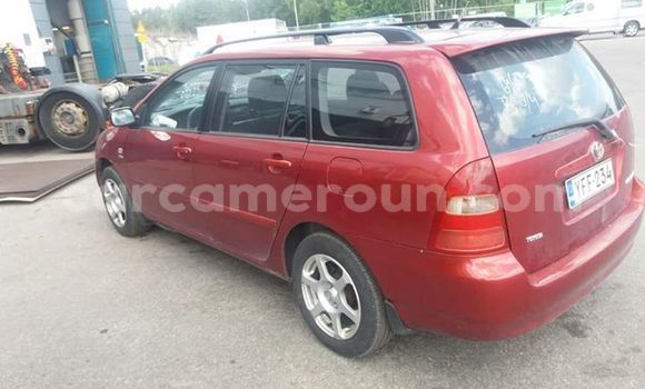 Sayi Na hannu Toyota Corolla Red Mota in Yaounde a Babban Kamaru Sayi Na hannu Toyota Corolla Red Mota in Yaounde a Babban Kamaru