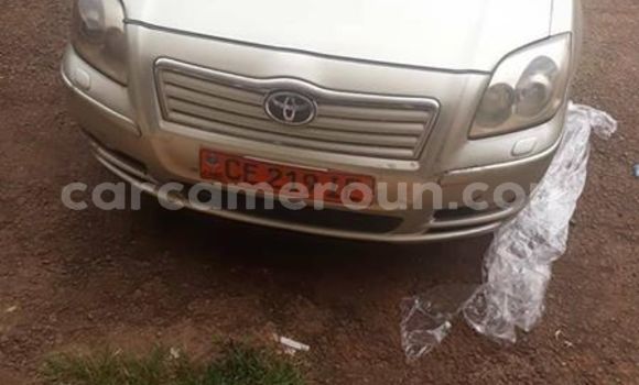 Sayi Na hannu Toyota Avensis Azurfa Mota in Yaounde a Babban Kamaru Sayi Na hannu Toyota Avensis Azurfa Mota in Yaounde a Babban Kamaru