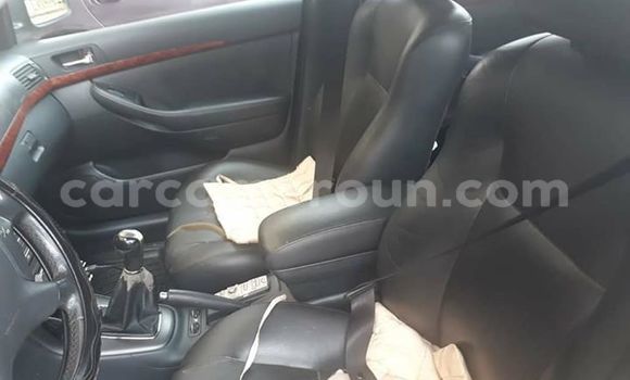 Sayi Na hannu Toyota Avensis Azurfa Mota in Yaounde a Babban Kamaru Sayi Na hannu Toyota Avensis Azurfa Mota in Yaounde a Babban Kamaru