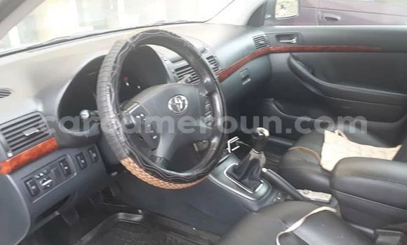 Sayi Na hannu Toyota Avensis Azurfa Mota in Yaounde a Babban Kamaru Sayi Na hannu Toyota Avensis Azurfa Mota in Yaounde a Babban Kamaru