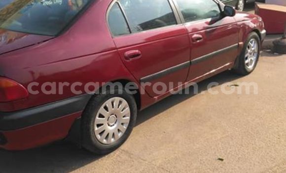 Sayi Na hannu Toyota Avensis Red Mota in Yaounde a Babban Kamaru Sayi Na hannu Toyota Avensis Red Mota in Yaounde a Babban Kamaru
