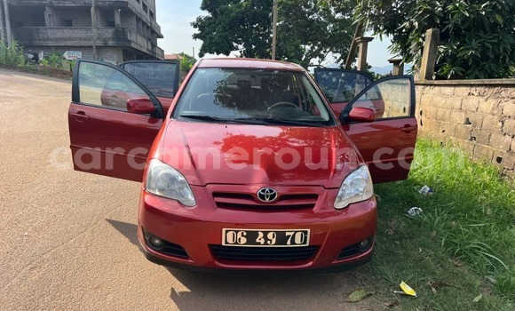Sayi Na hannu Toyota Corolla Red Mota in Yaounde a Babban Kamaru