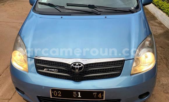 Sayi Na hannu Toyota Corolla Verso Blue Mota in Yaounde a Babban Kamaru