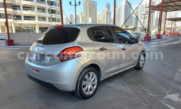 Acheter Occasion Voiture Peugeot 208 Gris à Bafoussam, West Cameroon Acheter Occasion Voiture Peugeot 208 Gris à Bafoussam, West Cameroon