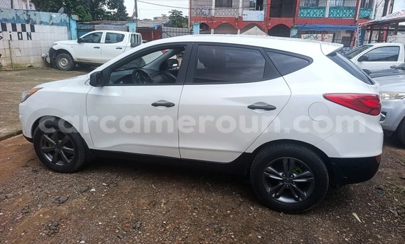 Sayi Na hannu Hyundai Tucson White Mota in Douala a Ƙasar Kamaru Sayi Na hannu Hyundai Tucson White Mota in Douala a Ƙasar Kamaru