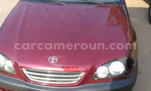 Sayi Na hannu Toyota Avensis Red Mota in Yaounde a Babban Kamaru Sayi Na hannu Toyota Avensis Red Mota in Yaounde a Babban Kamaru