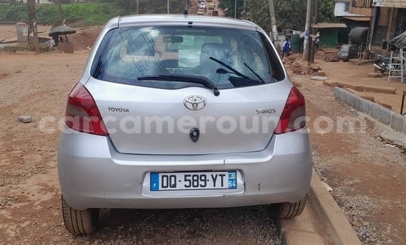 Sayi Sabo Toyota Yaris Azurfa Mota in Yaounde a Babban Kamaru Sayi Sabo Toyota Yaris Azurfa Mota in Yaounde a Babban Kamaru