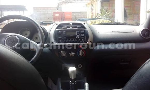Sayi Na hannu Toyota RAV4 Black Mota in Yaounde a Babban Kamaru Sayi Na hannu Toyota RAV4 Black Mota in Yaounde a Babban Kamaru