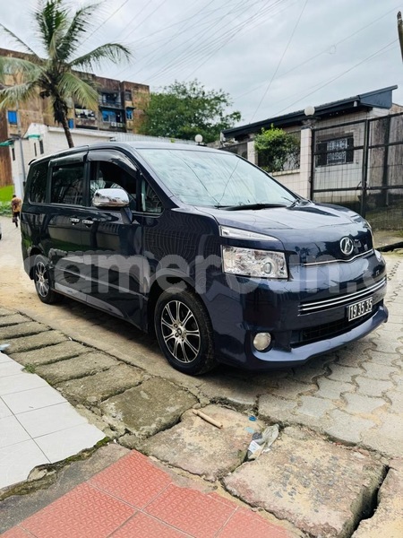 Big with watermark toyota voxy littoral cameroon douala 21573