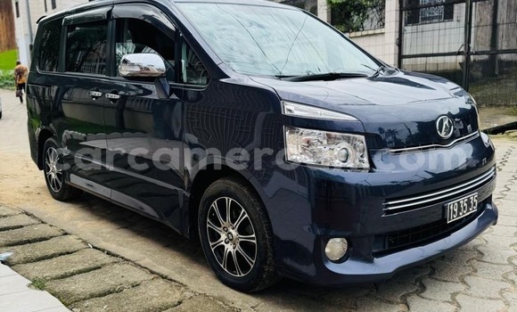 Buy Import Toyota Voxy Black Car in Douala in Littoral Cameroon