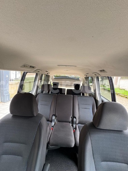 Big with watermark toyota voxy littoral cameroon douala 21573