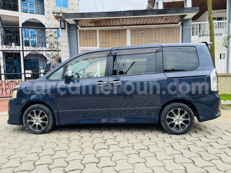 Big with watermark toyota voxy littoral cameroon douala 21573