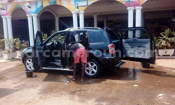 Sayi Na hannu Toyota RAV4 Black Mota in Yaounde a Babban Kamaru Sayi Na hannu Toyota RAV4 Black Mota in Yaounde a Babban Kamaru