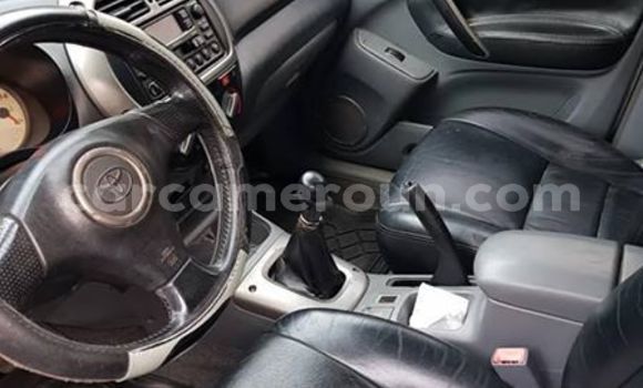Sayi Na hannu Toyota RAV4 Black Mota in Yaounde a Babban Kamaru Sayi Na hannu Toyota RAV4 Black Mota in Yaounde a Babban Kamaru