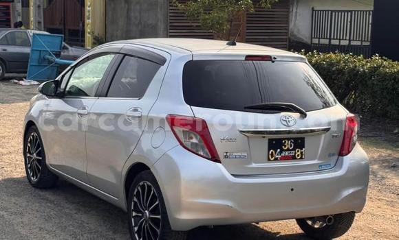 Acheter Import Voiture Toyota Vitz Gris à Douala, Littoral Cameroon Acheter Import Voiture Toyota Vitz Gris à Douala, Littoral Cameroon