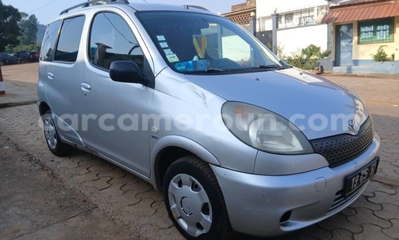 Acheter Occasion Voiture Toyota Yaris Verso Gris à Yaoundé, Central Cameroon