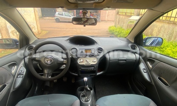Sayi Na hannu Toyota Yaris Blue Mota in Yaounde a Babban Kamaru Sayi Na hannu Toyota Yaris Blue Mota in Yaounde a Babban Kamaru