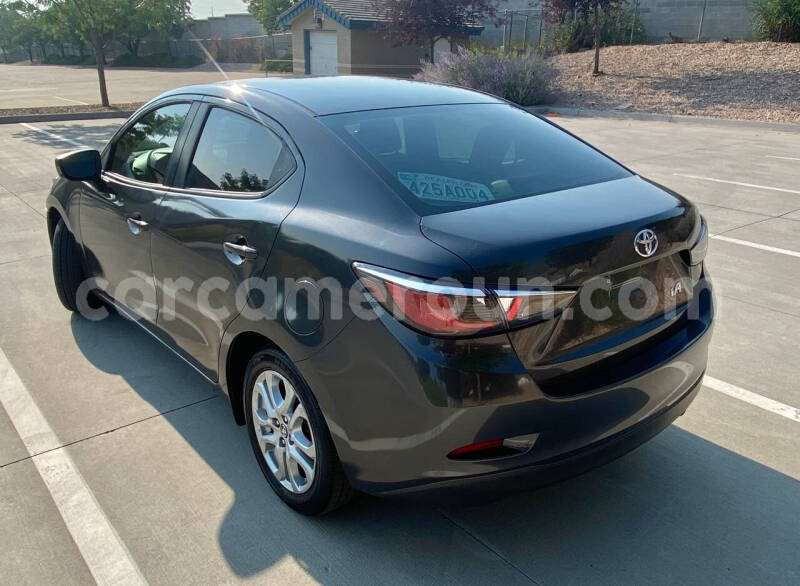 Big with watermark toyota yaris littoral cameroon douala 21594