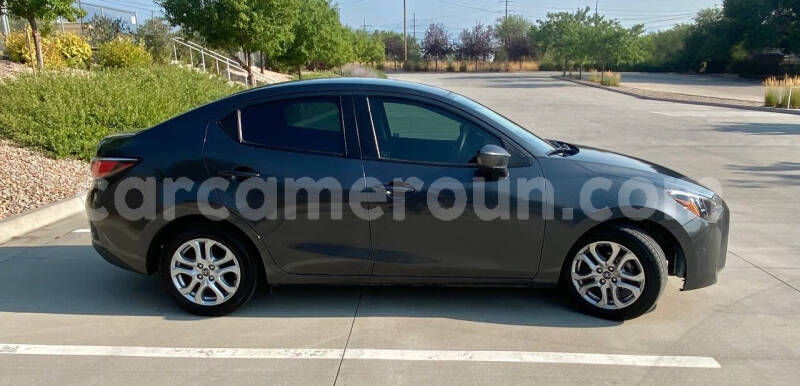 Big with watermark toyota yaris littoral cameroon douala 21594