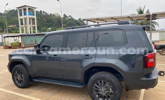 Sayi Na hannu Toyota Prado Black Mota in Yaounde a Babban Kamaru Sayi Na hannu Toyota Prado Black Mota in Yaounde a Babban Kamaru