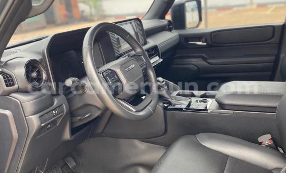 Sayi Na hannu Toyota Prado Black Mota in Yaounde a Babban Kamaru Sayi Na hannu Toyota Prado Black Mota in Yaounde a Babban Kamaru