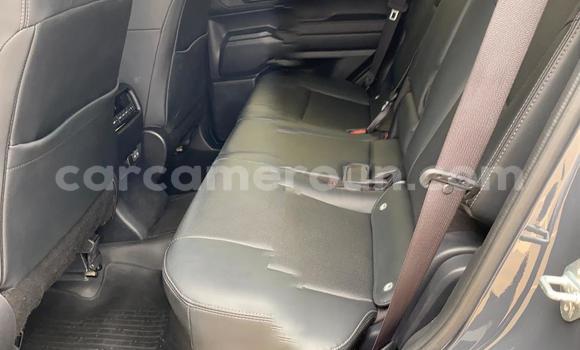 Sayi Na hannu Toyota Prado Black Mota in Yaounde a Babban Kamaru Sayi Na hannu Toyota Prado Black Mota in Yaounde a Babban Kamaru