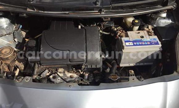 Sayi Na hannu Toyota Yaris Sauran Mota in Yaounde a Babban Kamaru Sayi Na hannu Toyota Yaris Sauran Mota in Yaounde a Babban Kamaru