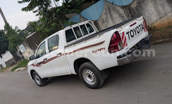 Acheter Occasion Voiture Toyota Pickup Blanc à Yaoundé, Central Cameroon Acheter Occasion Voiture Toyota Pickup Blanc à Yaoundé, Central Cameroon
