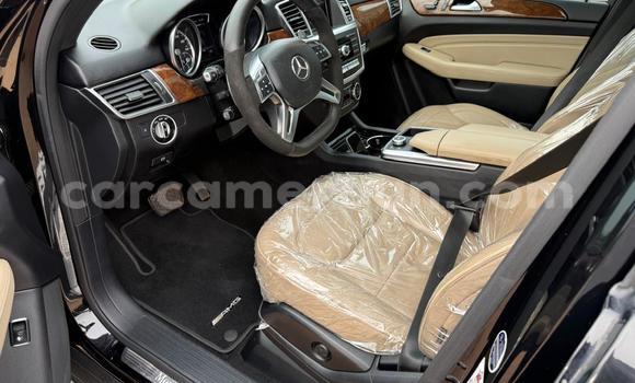 Sayi Na hannu Mercedes‒Benz ML–Class Black Mota in Yaounde a Babban Kamaru Sayi Na hannu Mercedes‒Benz ML–Class Black Mota in Yaounde a Babban Kamaru