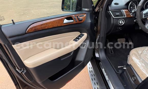 Sayi Na hannu Mercedes‒Benz ML–Class Black Mota in Yaounde a Babban Kamaru Sayi Na hannu Mercedes‒Benz ML–Class Black Mota in Yaounde a Babban Kamaru