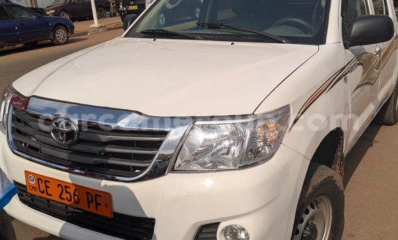 Acheter Occasion Voiture Toyota Hiluxe VIGO Blanc à Yaoundé, Central Cameroon Acheter Occasion Voiture Toyota Hiluxe VIGO Blanc à Yaoundé, Central Cameroon