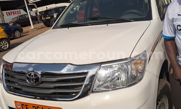 Acheter Occasion Voiture Toyota Hiluxe VIGO Blanc à Yaoundé, Central Cameroon Acheter Occasion Voiture Toyota Hiluxe VIGO Blanc à Yaoundé, Central Cameroon
