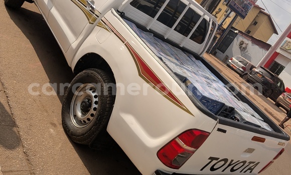 Acheter Occasion Voiture Toyota Hiluxe VIGO Blanc à Yaoundé, Central Cameroon Acheter Occasion Voiture Toyota Hiluxe VIGO Blanc à Yaoundé, Central Cameroon