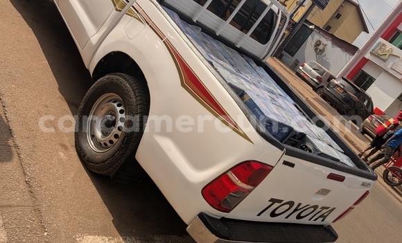 Acheter Occasion Voiture Toyota Hiluxe VIGO Blanc à Yaoundé, Central Cameroon Acheter Occasion Voiture Toyota Hiluxe VIGO Blanc à Yaoundé, Central Cameroon