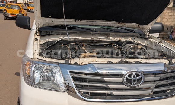 Acheter Occasion Voiture Toyota Hiluxe VIGO Blanc à Yaoundé, Central Cameroon Acheter Occasion Voiture Toyota Hiluxe VIGO Blanc à Yaoundé, Central Cameroon