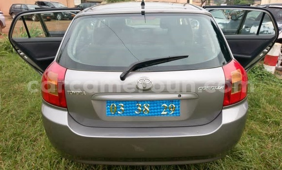 Sayi Na hannu Toyota Corolla Azurfa Mota in Yaounde a Babban Kamaru Sayi Na hannu Toyota Corolla Azurfa Mota in Yaounde a Babban Kamaru